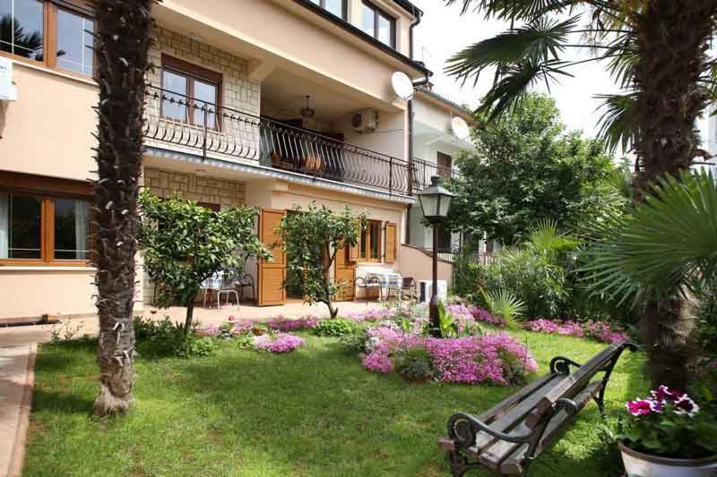 Apartments & Rooms Ivana โรวีน ภายนอก รูปภาพ